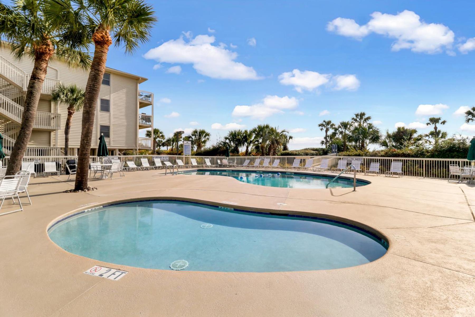 The Breakers #220 Beach Condo, Beautiful Ocean View At Coligny Beach, 4 N Forest Beach Drive Hilton Head, Walk To All Shops Restaurants, Renovated Jan 2024, Vacation Rental Hhi Llc هيلتون رئيس جزيرة المظهر الخارجي الصورة