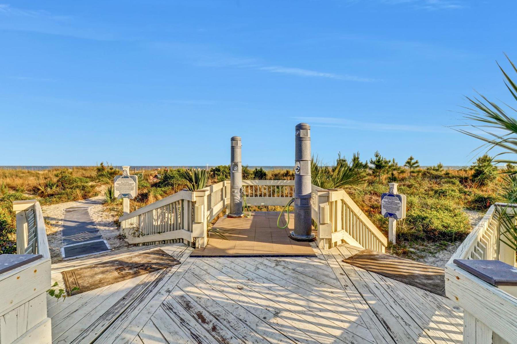 The Breakers #220 Beach Condo, Beautiful Ocean View At Coligny Beach, 4 N Forest Beach Drive Hilton Head, Walk To All Shops Restaurants, Renovated Jan 2024, Vacation Rental Hhi Llc هيلتون رئيس جزيرة المظهر الخارجي الصورة