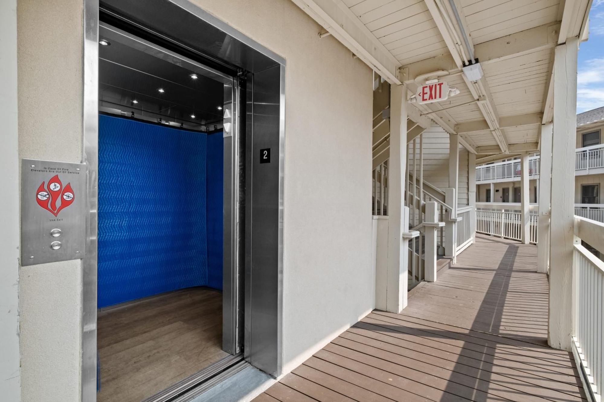The Breakers #220 Beach Condo, Beautiful Ocean View At Coligny Beach, 4 N Forest Beach Drive Hilton Head, Walk To All Shops Restaurants, Renovated Jan 2024, Vacation Rental Hhi Llc هيلتون رئيس جزيرة المظهر الخارجي الصورة