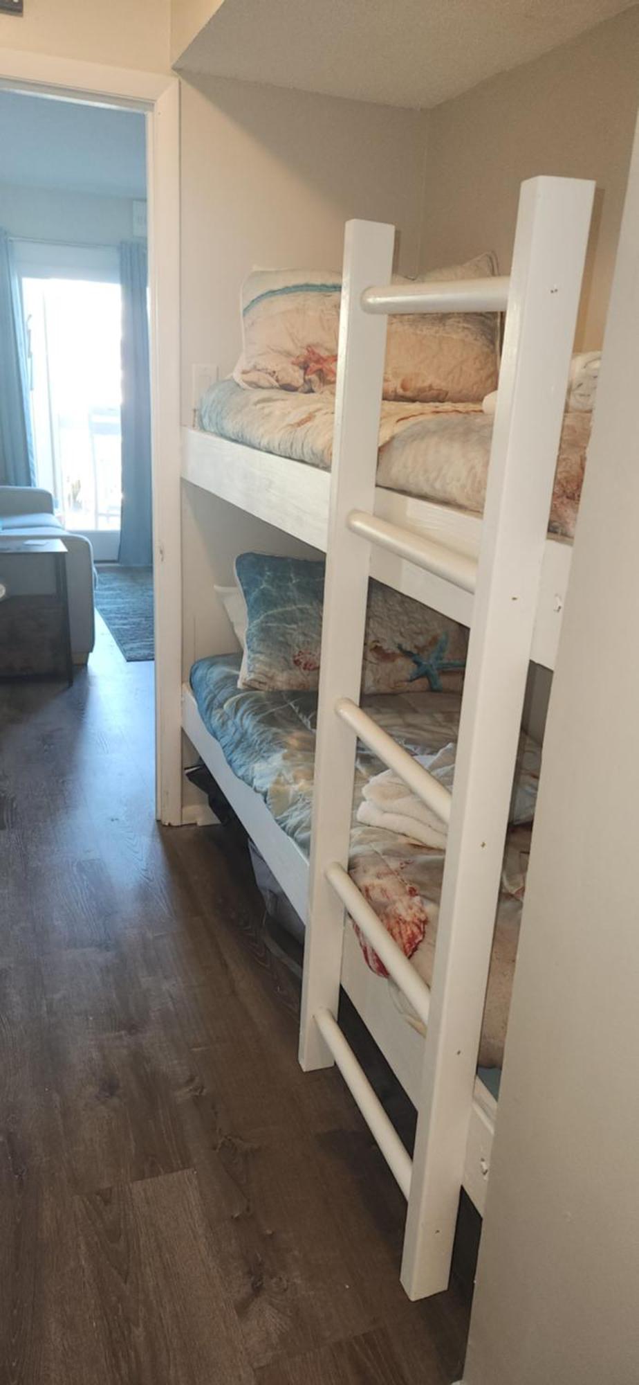 The Breakers #220 Beach Condo, Beautiful Ocean View At Coligny Beach, 4 N Forest Beach Drive Hilton Head, Walk To All Shops Restaurants, Renovated Jan 2024, Vacation Rental Hhi Llc هيلتون رئيس جزيرة الغرفة الصورة