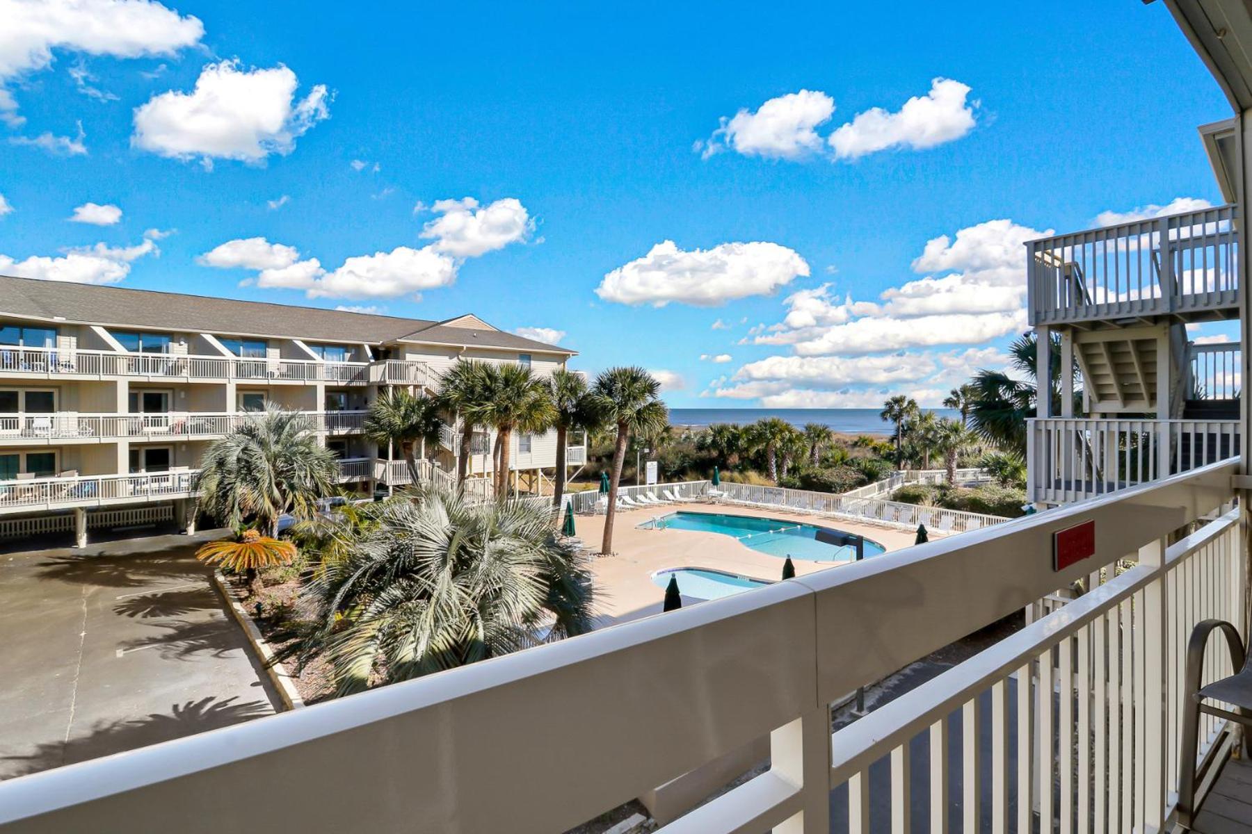 The Breakers #220 Beach Condo, Beautiful Ocean View At Coligny Beach, 4 N Forest Beach Drive Hilton Head, Walk To All Shops Restaurants, Renovated Jan 2024, Vacation Rental Hhi Llc هيلتون رئيس جزيرة المظهر الخارجي الصورة