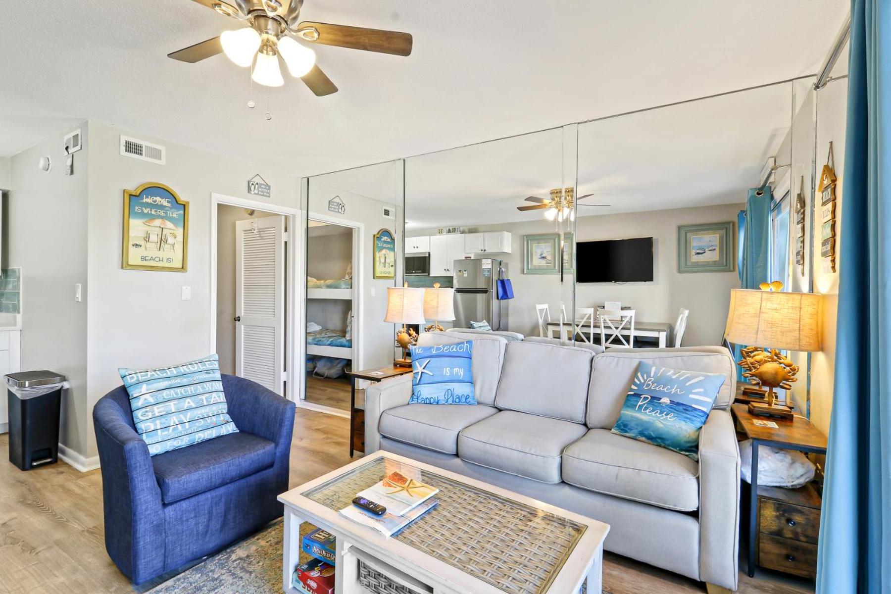 The Breakers #220 Beach Condo, Beautiful Ocean View At Coligny Beach, 4 N Forest Beach Drive Hilton Head, Walk To All Shops Restaurants, Renovated Jan 2024, Vacation Rental Hhi Llc هيلتون رئيس جزيرة المظهر الخارجي الصورة