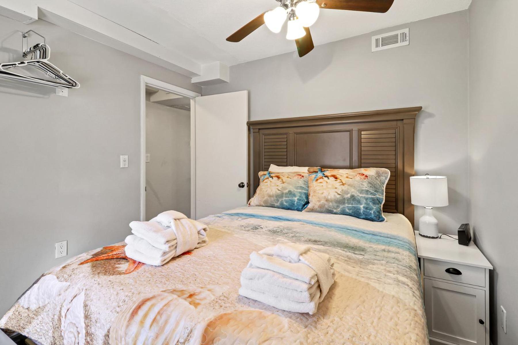 The Breakers #220 Beach Condo, Beautiful Ocean View At Coligny Beach, 4 N Forest Beach Drive Hilton Head, Walk To All Shops Restaurants, Renovated Jan 2024, Vacation Rental Hhi Llc هيلتون رئيس جزيرة المظهر الخارجي الصورة