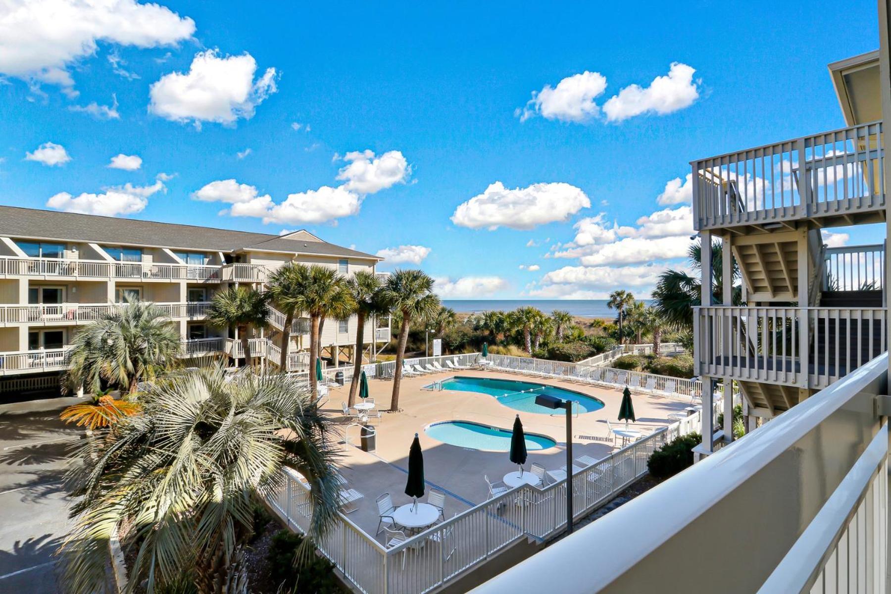 The Breakers #220 Beach Condo, Beautiful Ocean View At Coligny Beach, 4 N Forest Beach Drive Hilton Head, Walk To All Shops Restaurants, Renovated Jan 2024, Vacation Rental Hhi Llc هيلتون رئيس جزيرة المظهر الخارجي الصورة