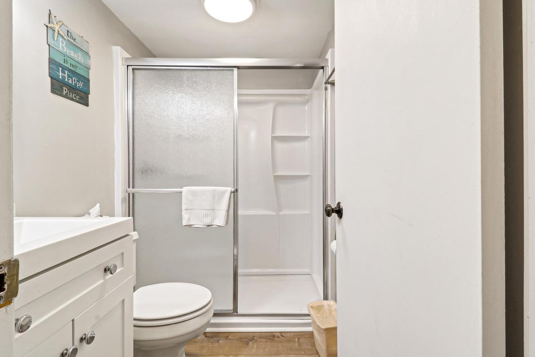The Breakers #220 Beach Condo, Beautiful Ocean View At Coligny Beach, 4 N Forest Beach Drive Hilton Head, Walk To All Shops Restaurants, Renovated Jan 2024, Vacation Rental Hhi Llc هيلتون رئيس جزيرة المظهر الخارجي الصورة